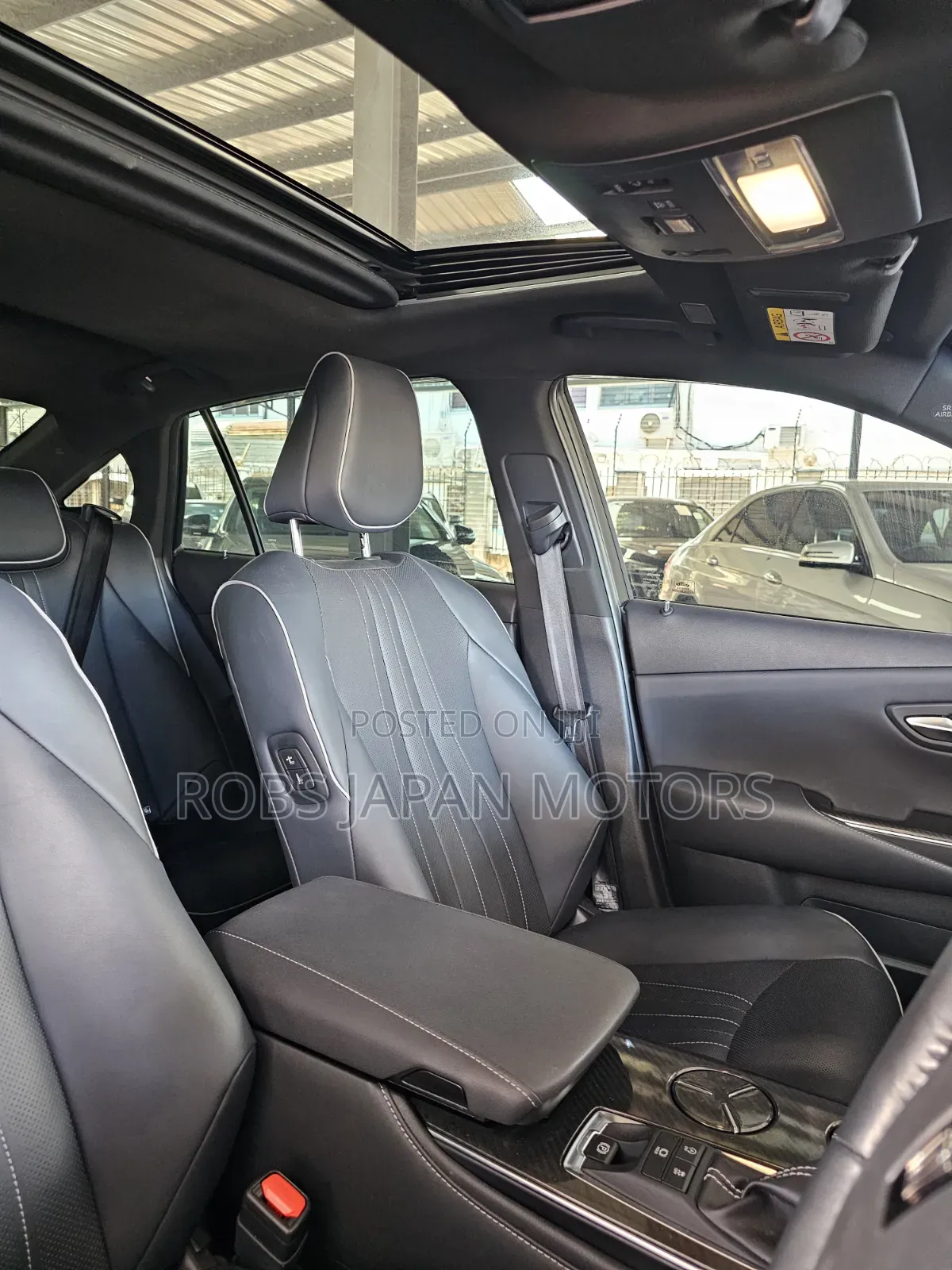 Toyota Crown 2019 Off white