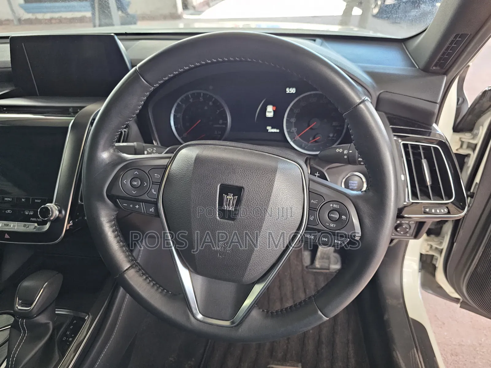 Toyota Crown 2019 Off white