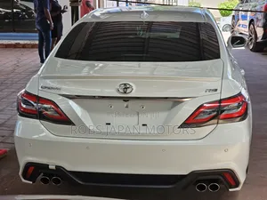 Toyota Crown 2019 Off white