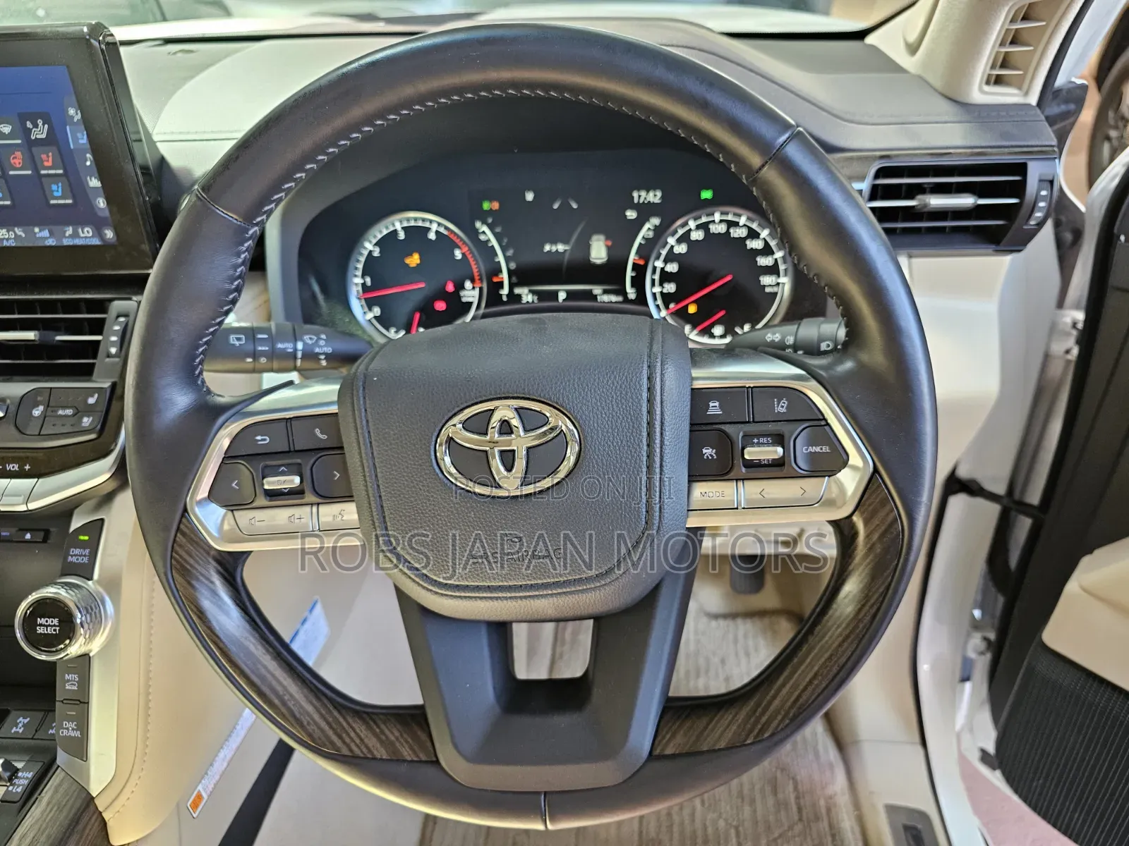 Toyota Land Cruiser 3.3 Diesel 4WD 2022 White