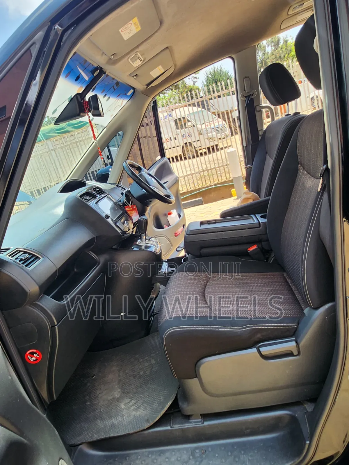 Nissan Serena 2016 Black