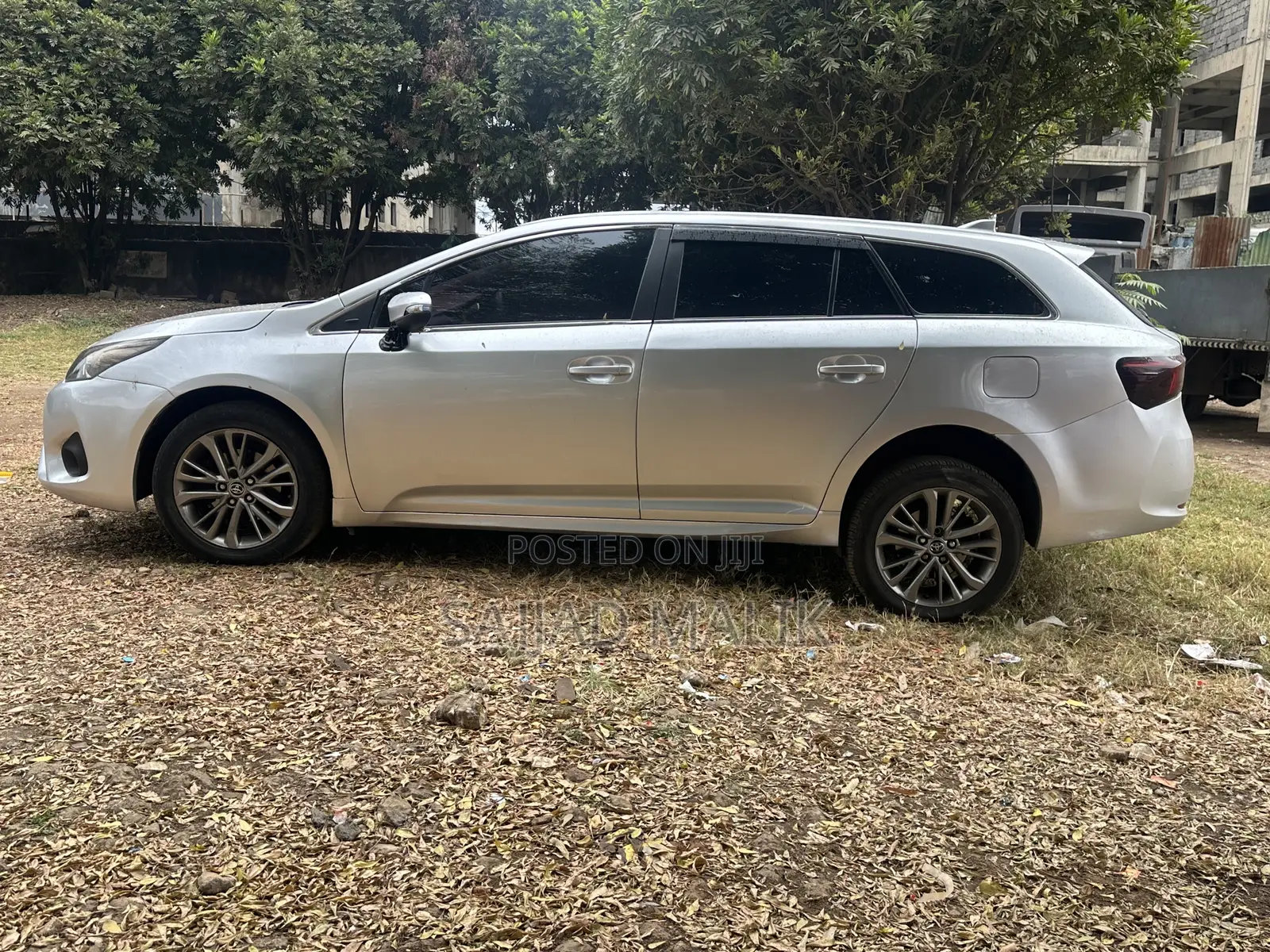 Toyota Avensis 2016 Silver