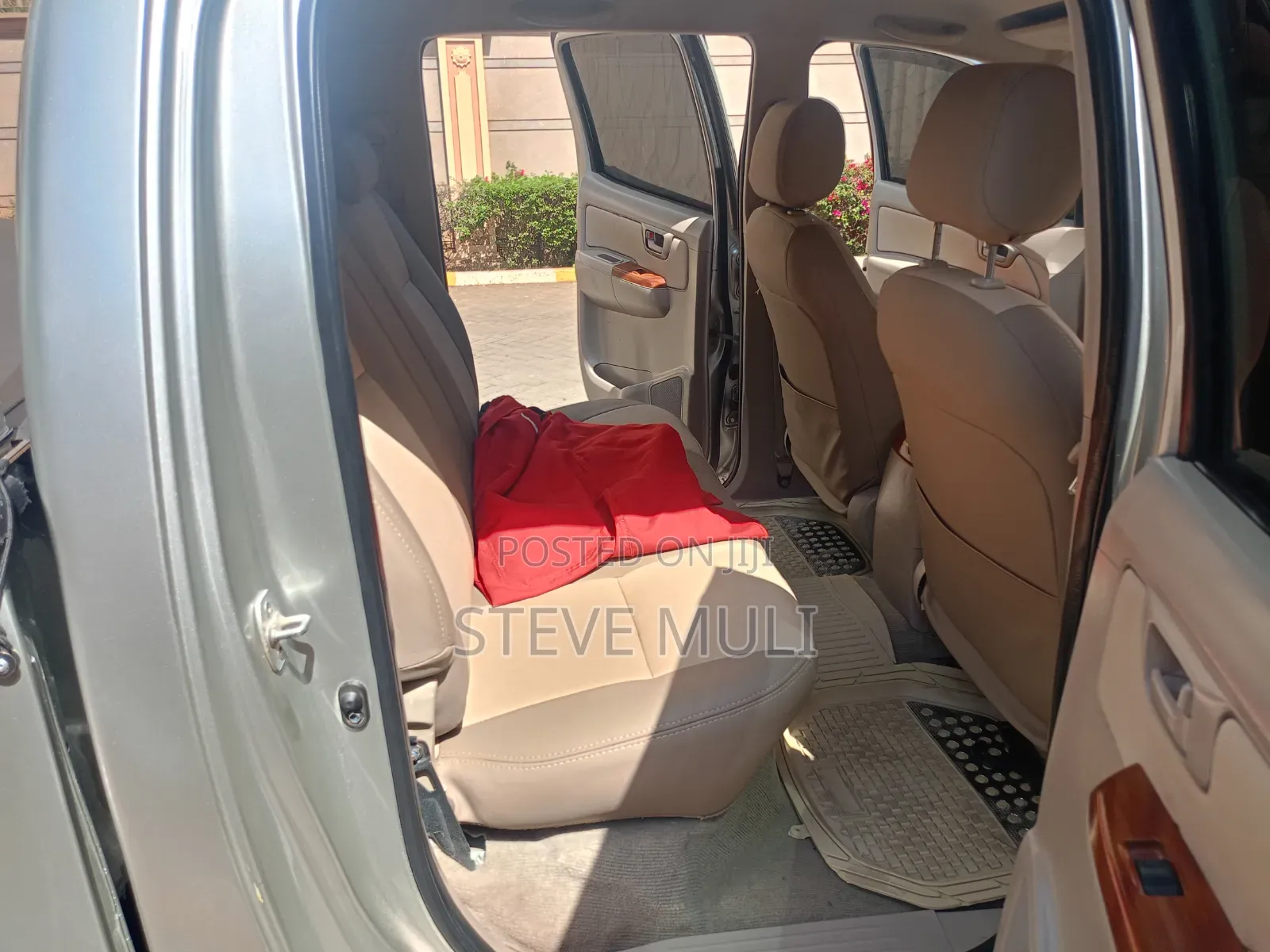 Toyota Hilux 2012 Gold