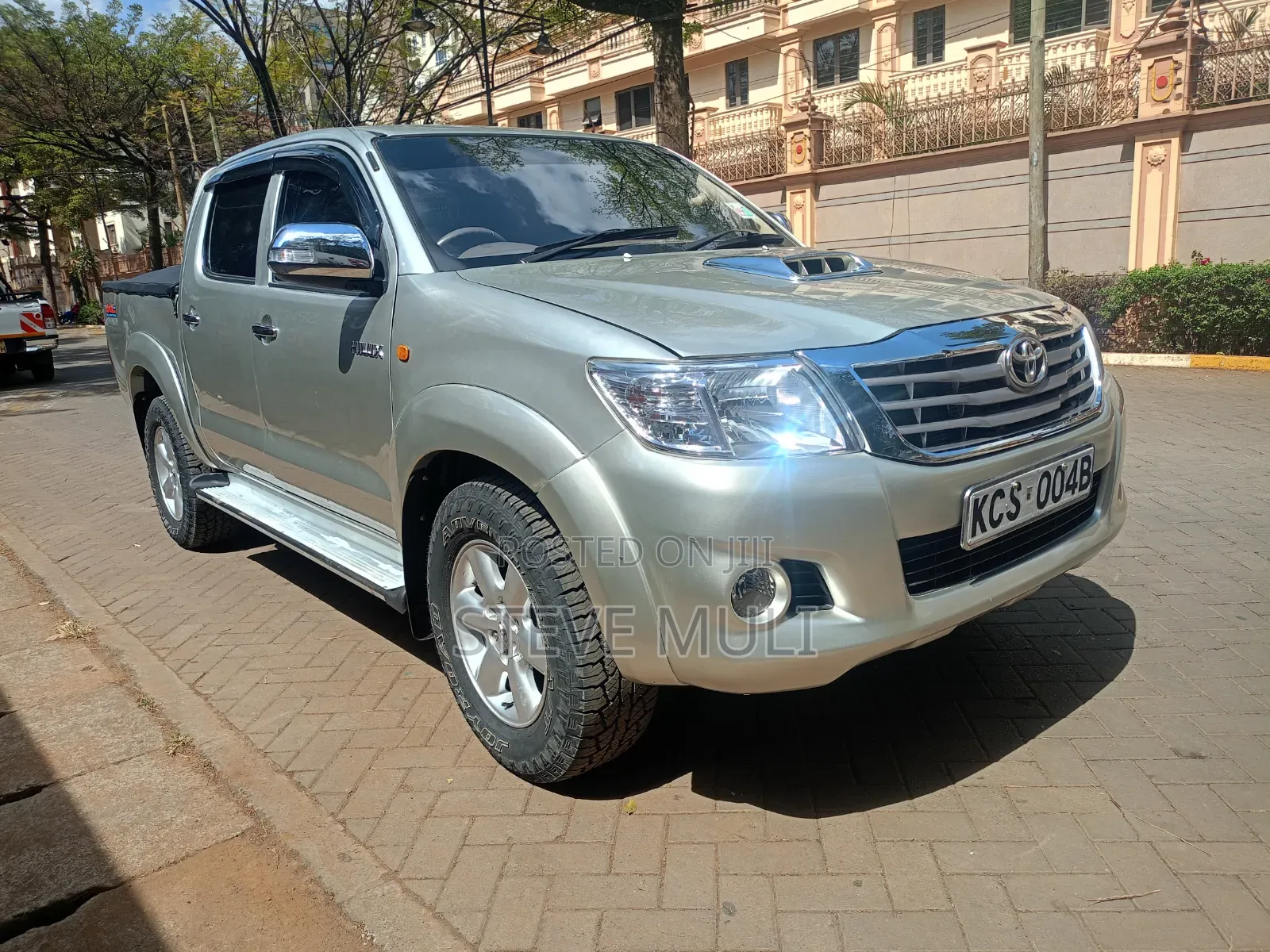 Toyota Hilux 2012 Gold