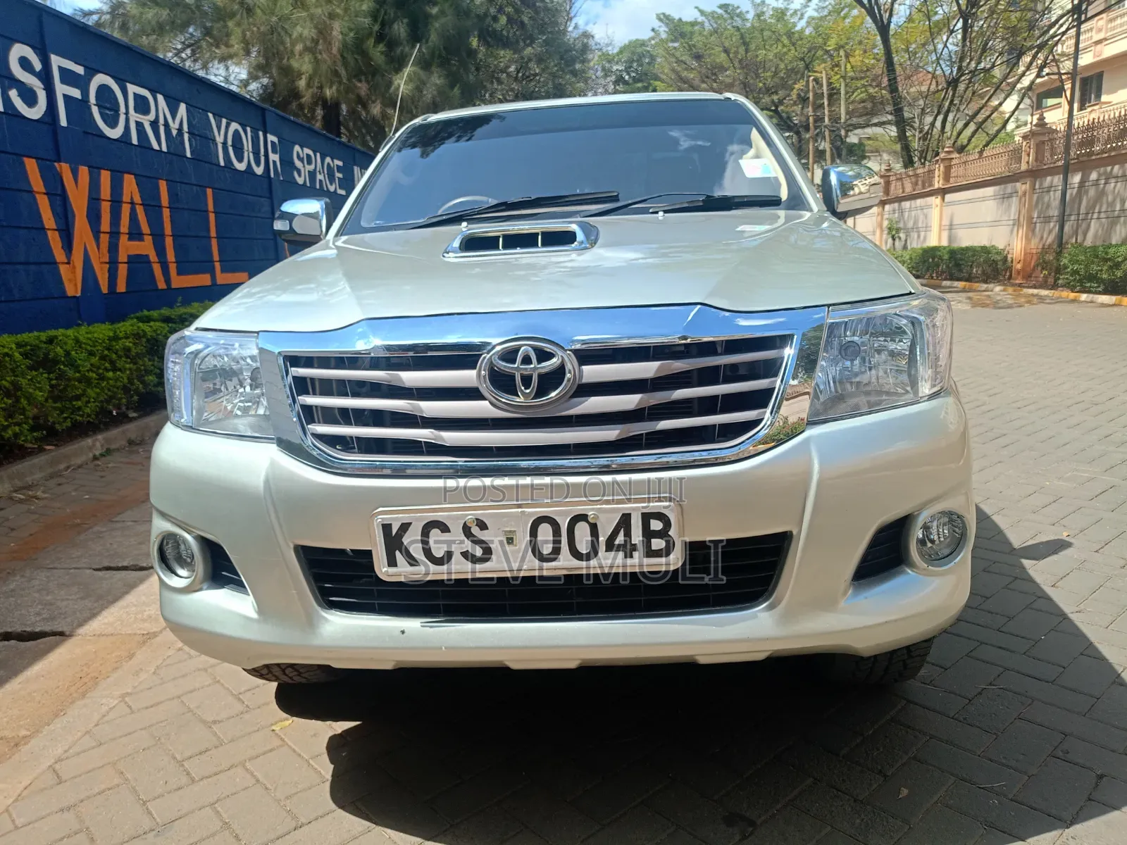 Toyota Hilux 2012 Gold