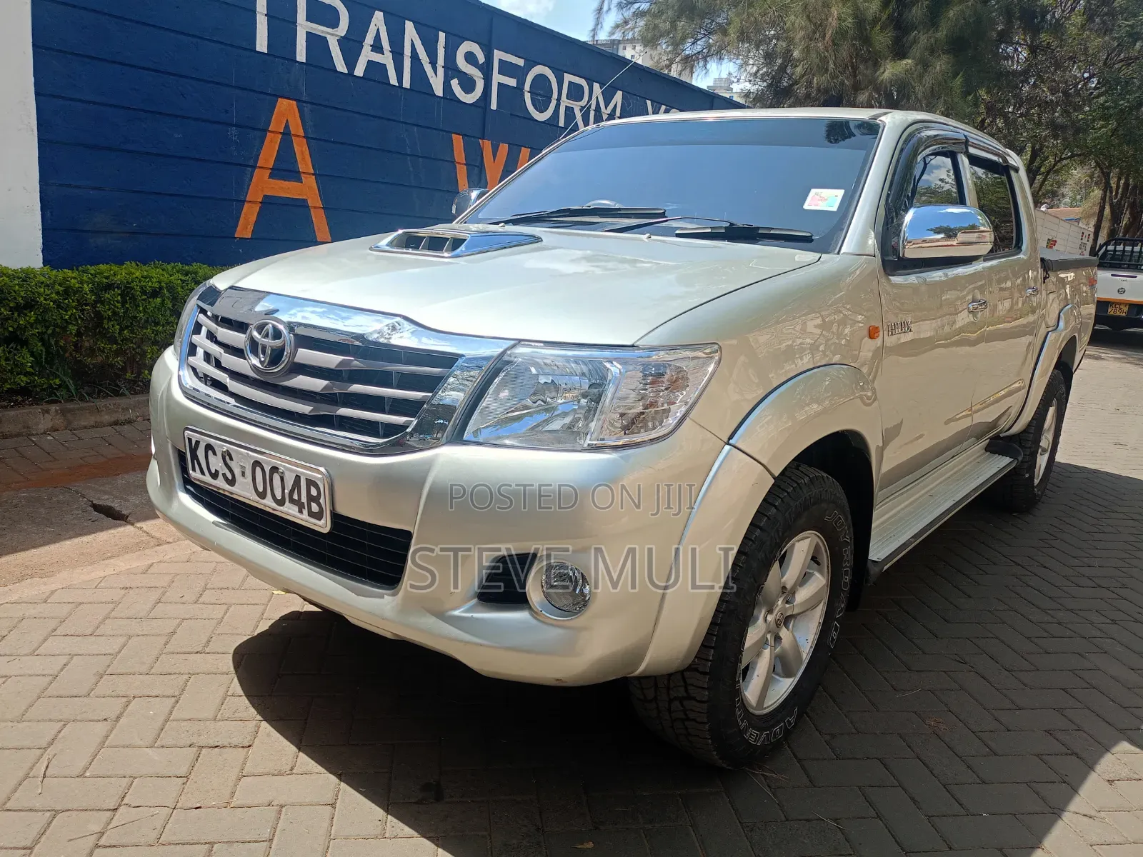 Toyota Hilux 2012 Gold