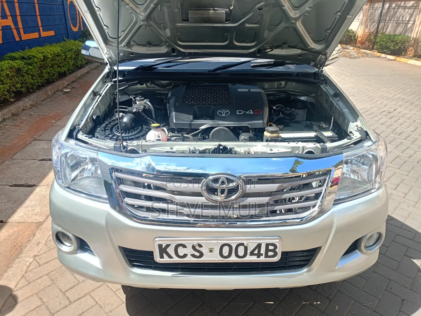 Toyota Hilux 2012 Gold