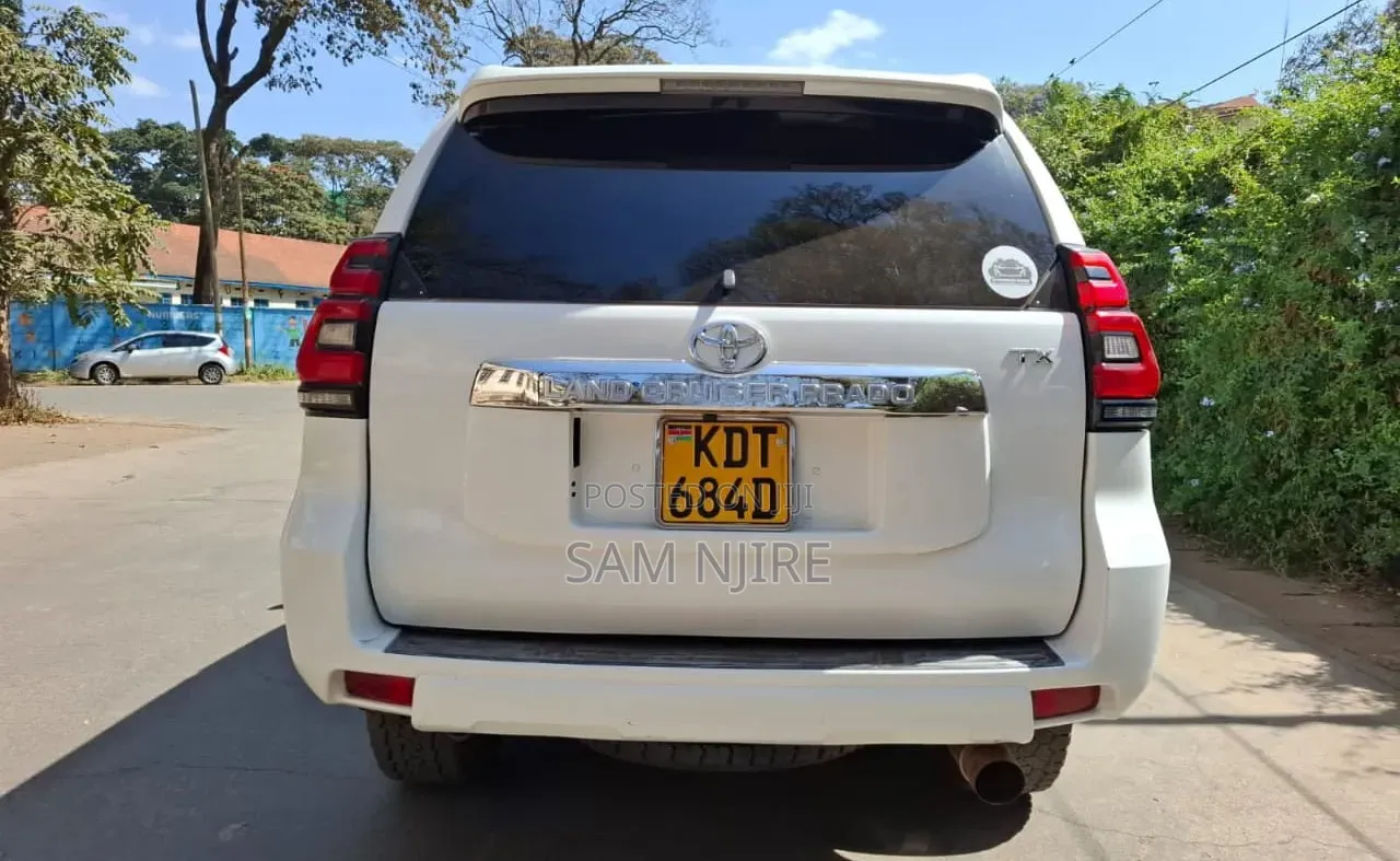 Toyota Land Cruiser Prado 2011 White