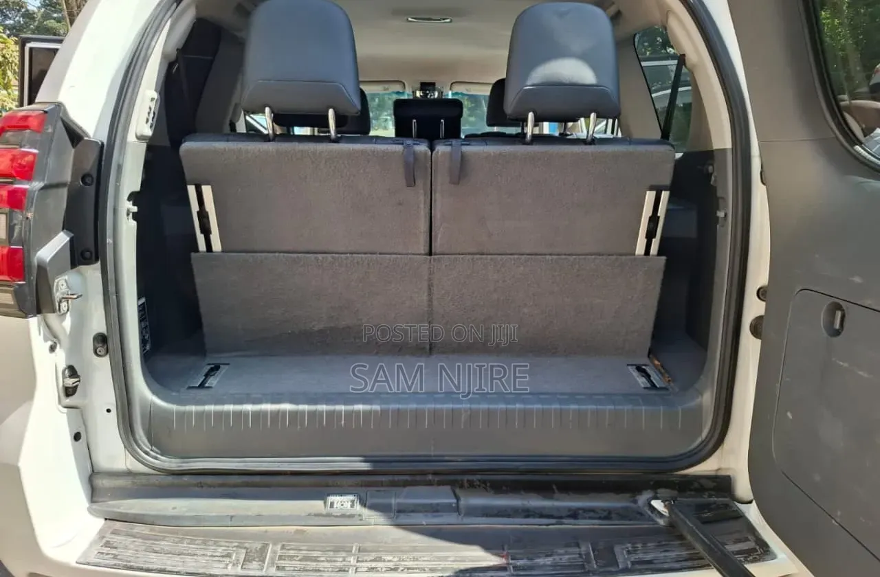 Toyota Land Cruiser Prado 2011 White