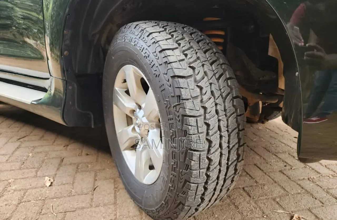 Toyota Land Cruiser Prado 2014 Black