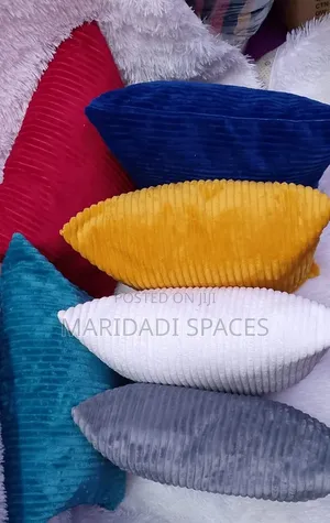 Complete Set Throw Pillows and Cases