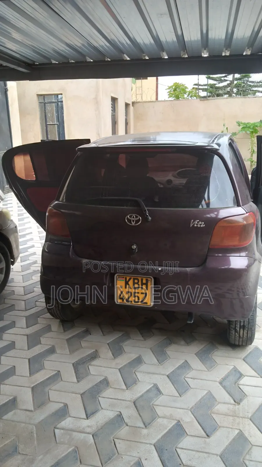 Toyota Vitz 2003 Maroon