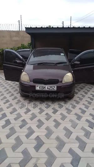 Toyota Vitz 2003 Maroon