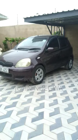 Toyota Vitz 2003 Maroon