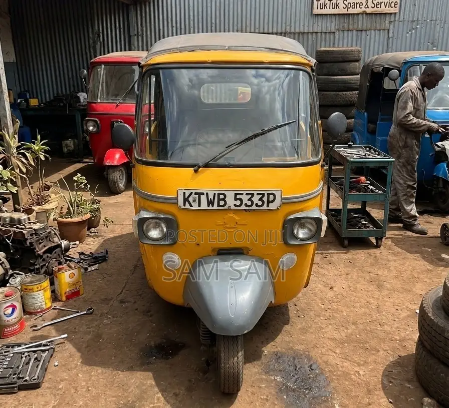 Piaggio Scooter 2019 Yellow