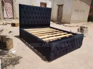 Black Diamond-Tufted 5x6 Bed