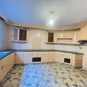 4bdrm Townhouse / Terrace in Lavington, Valley Arcade for rent