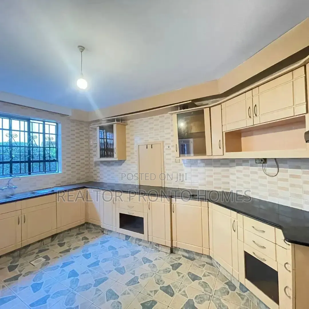 4bdrm Townhouse / Terrace in Lavington, Valley Arcade for rent