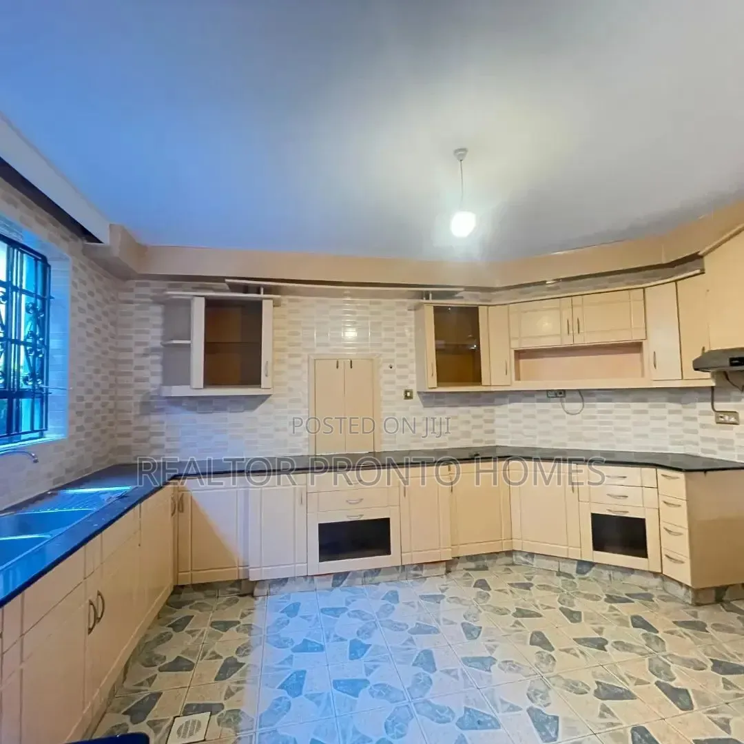 4bdrm Townhouse / Terrace in Lavington, Valley Arcade for rent