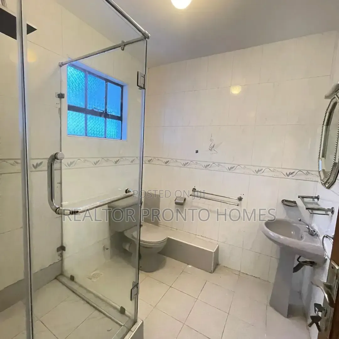 4bdrm Townhouse / Terrace in Lavington, Valley Arcade for rent