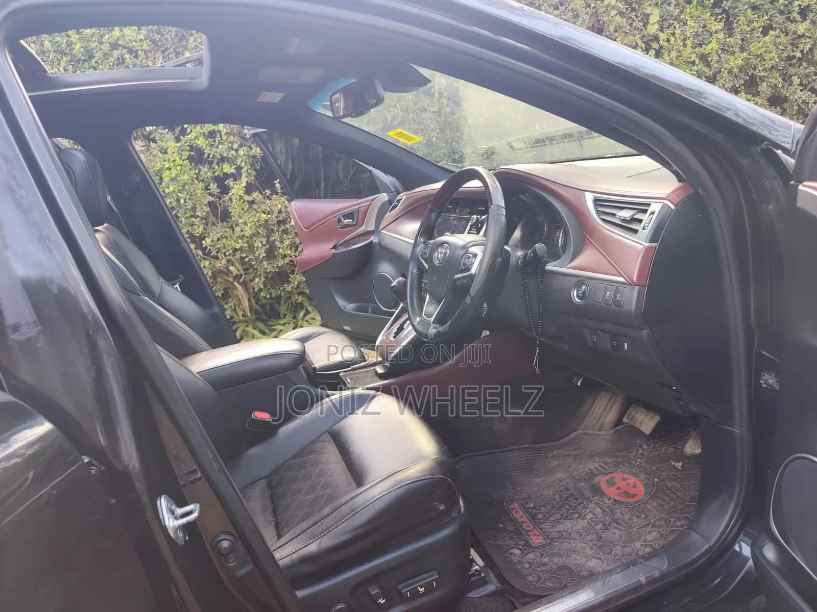 Toyota Harrier 2.0 4WD 2014 Black