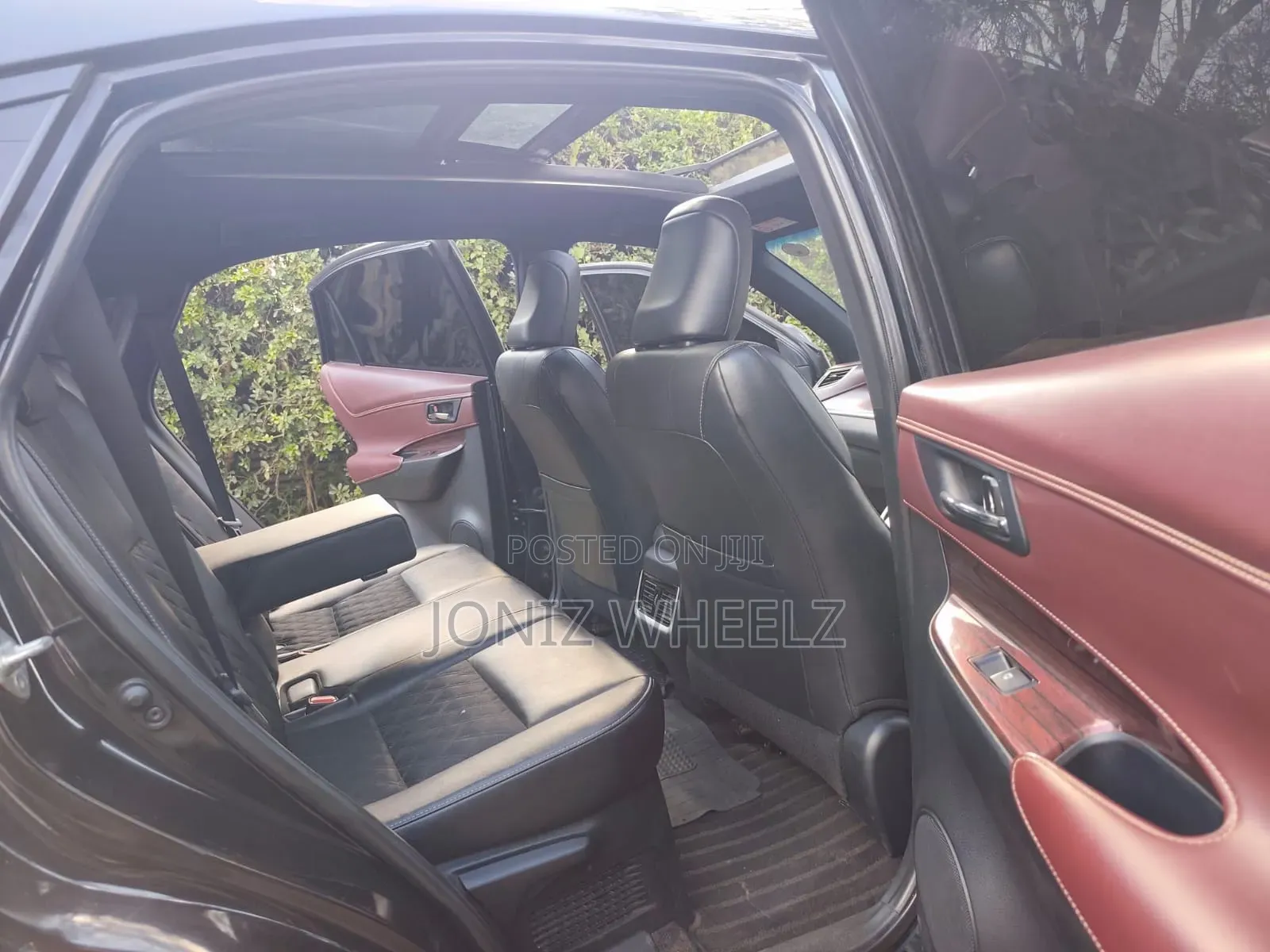 Toyota Harrier 2.0 4WD 2014 Black