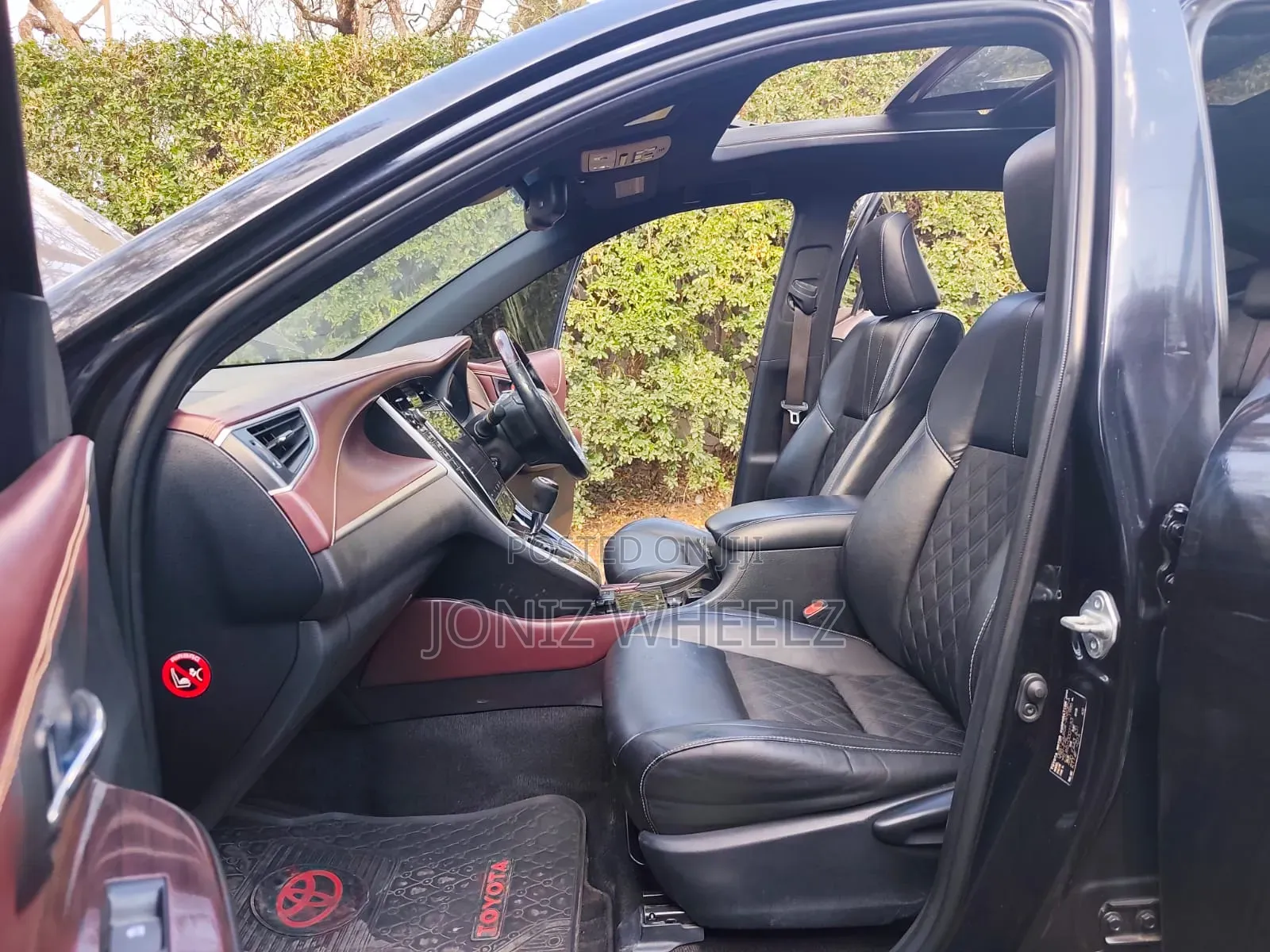 Toyota Harrier 2.0 4WD 2014 Black