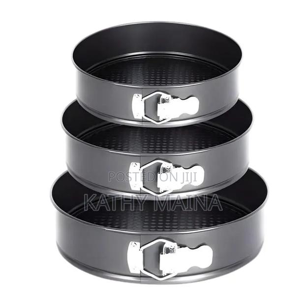 3pcs Non-Stick Baking Tins – Round Cake Pans – Durable & Easy to Clean