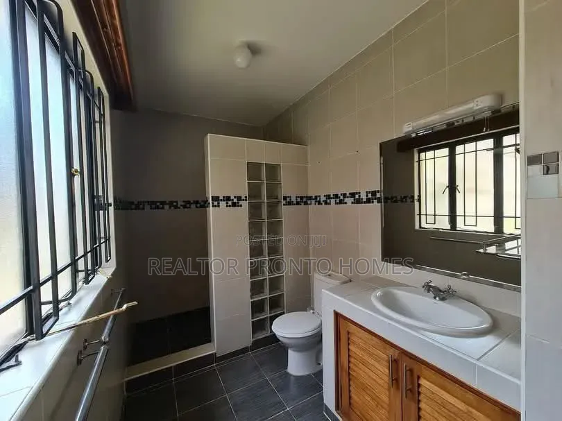4bdrm Penthouse in Lavington, Valley Arcade for rent
