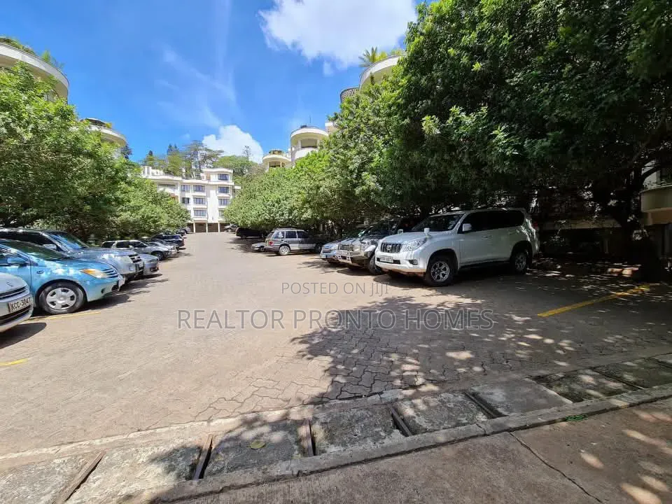 4bdrm Penthouse in Lavington, Valley Arcade for rent