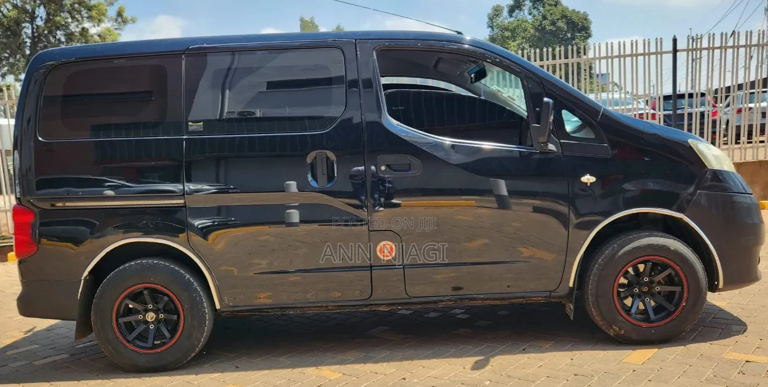 Nissan NV200 2013 Black
