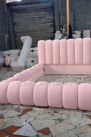 Boucle 5x6 Pink Bed