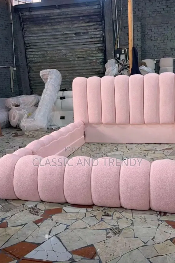 Boucle 5x6 Pink Bed