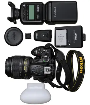Nikon D5200nikon D5200 + 18-55mm Kit Lens + Speedlight
