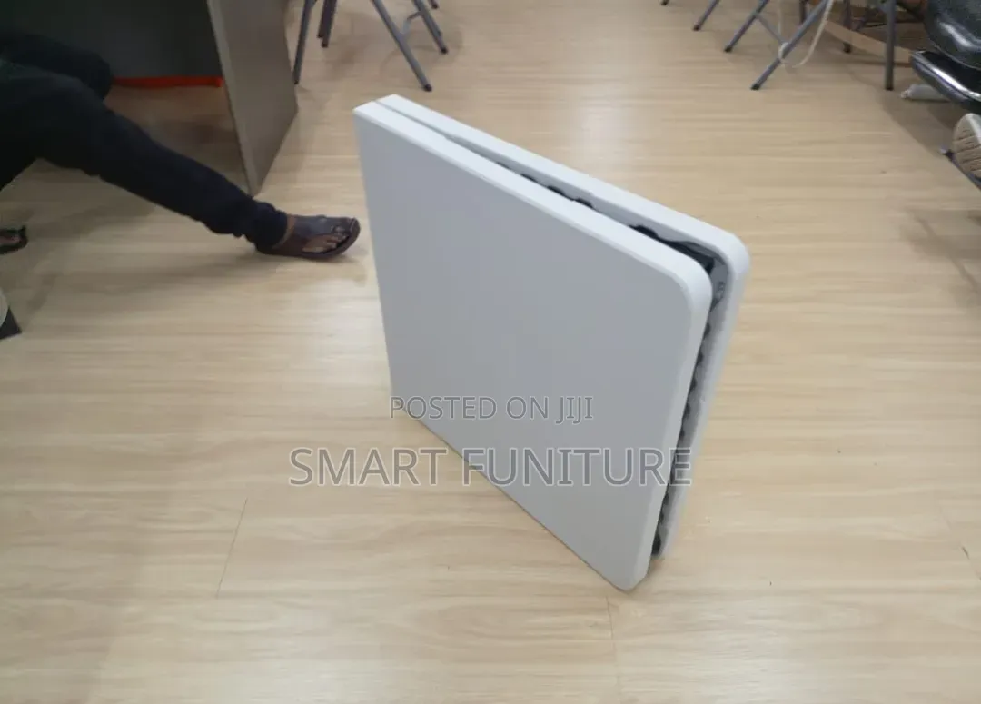 White Folding Table/Metallic Reg Foldable Table