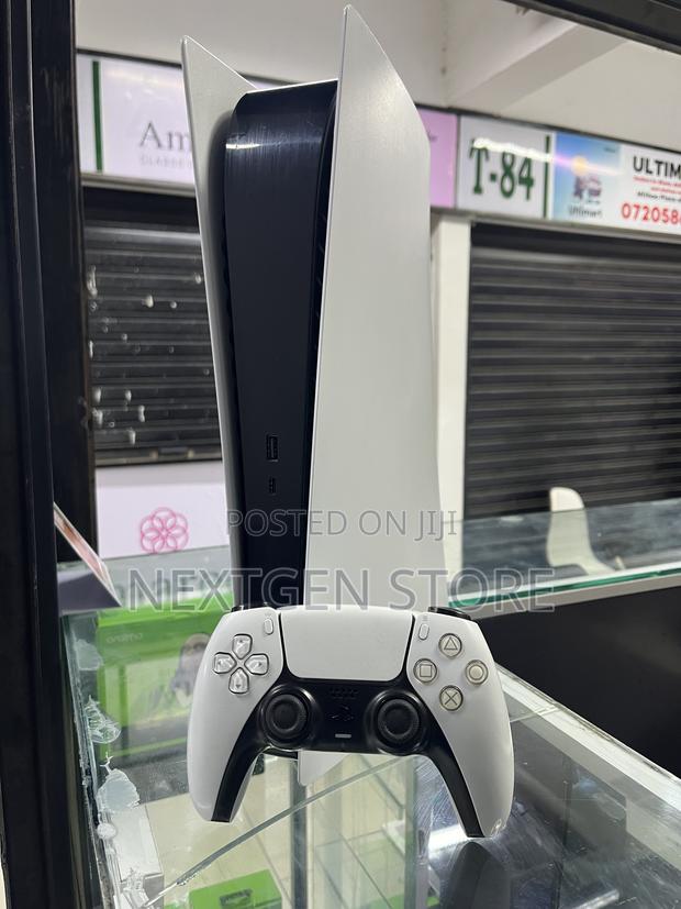 Ps5 Standard Digital 825GB + One Controller
