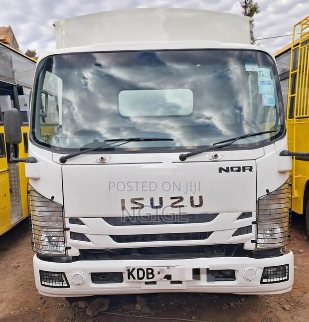 Isuzu NQR Truck Closed Body