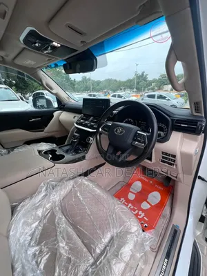 Toyota Land Cruiser 2023 White