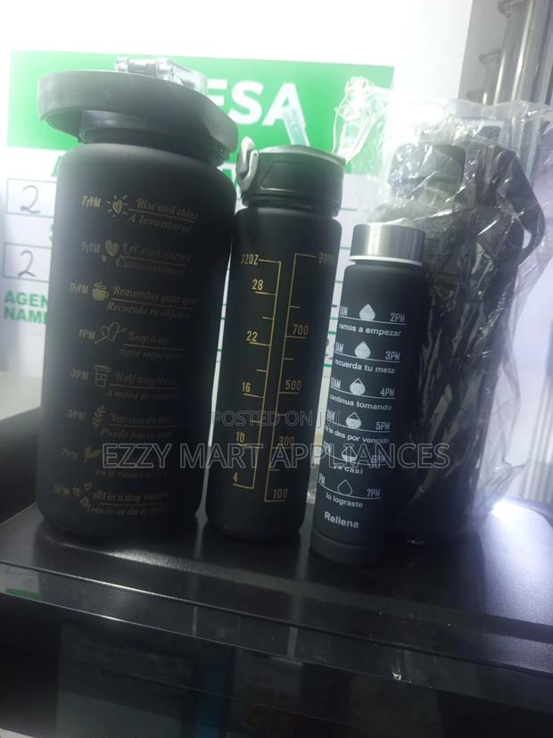 The 3-in-1 Black Motivational Water Bottle