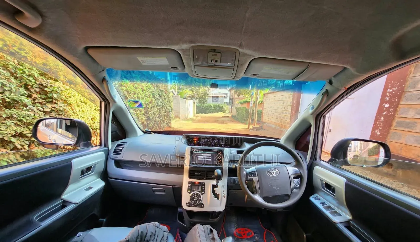 Toyota Noah 2012 Silver