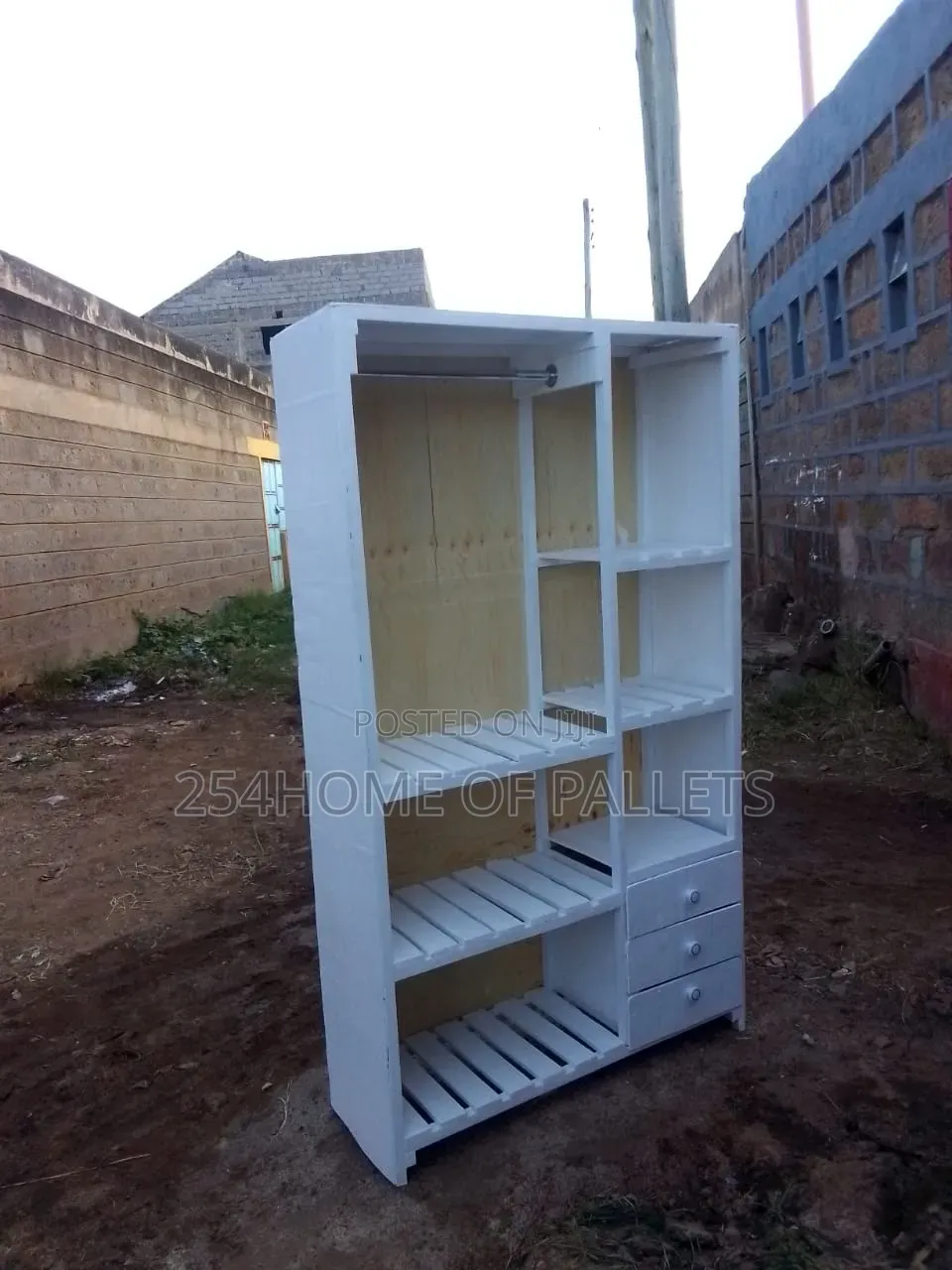 Wooden Pallet  3 Half by 6 Safi