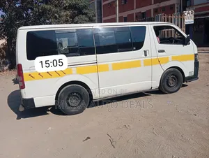 Toyota HiAce 2008 White