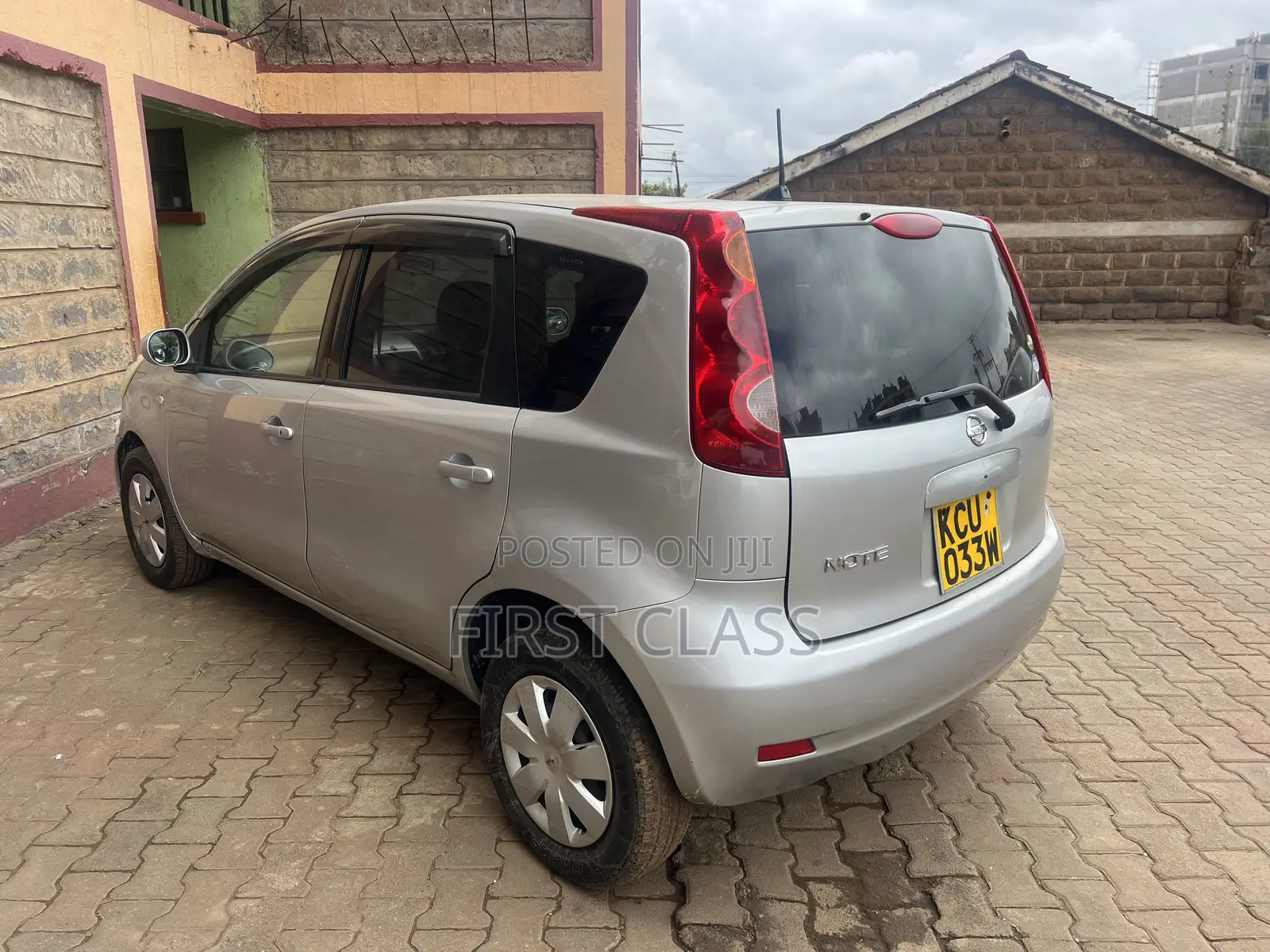 Nissan Note 1.6 Petrol 2012 Silver