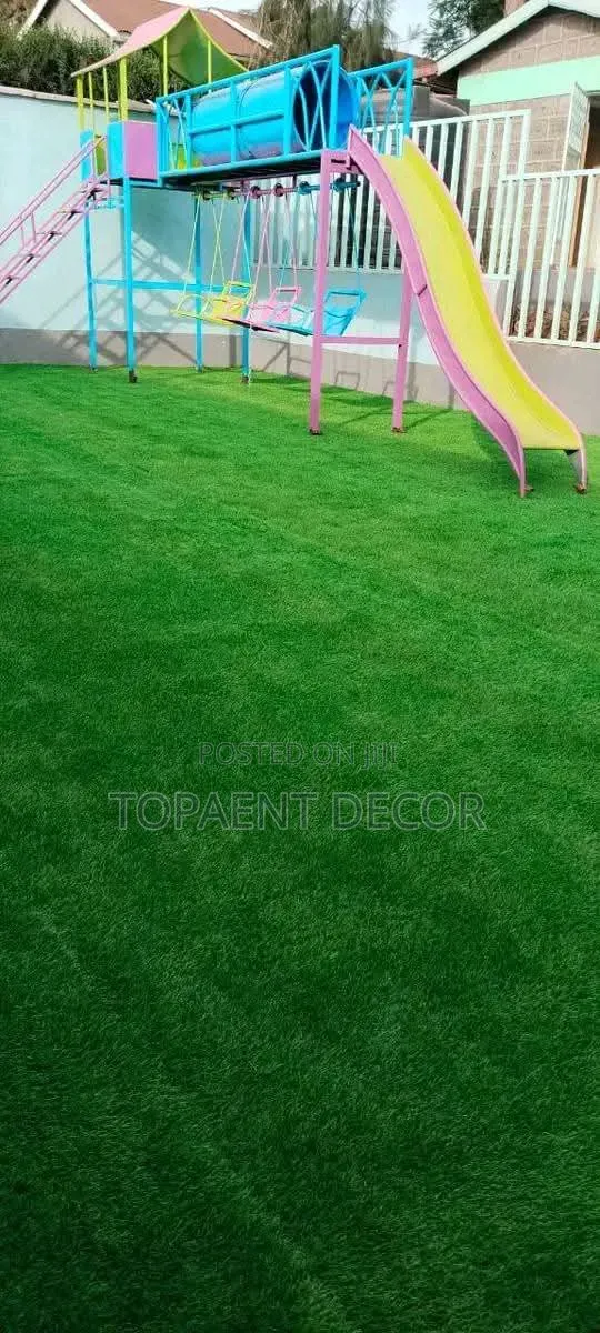 Durable Outdoor Grass Carpets for Kids Playing Area