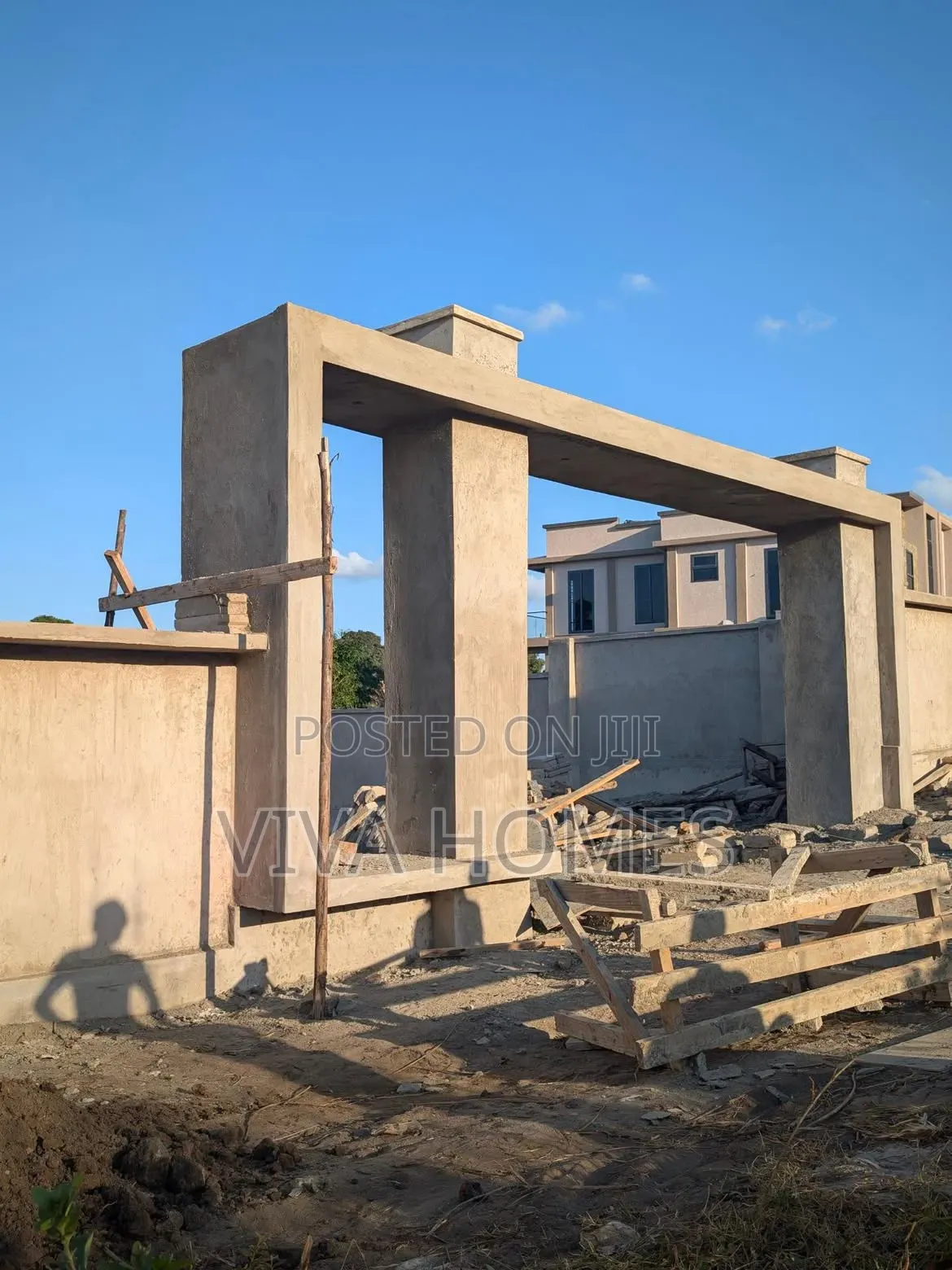 Elevate Your Home With a Modern Fence Design