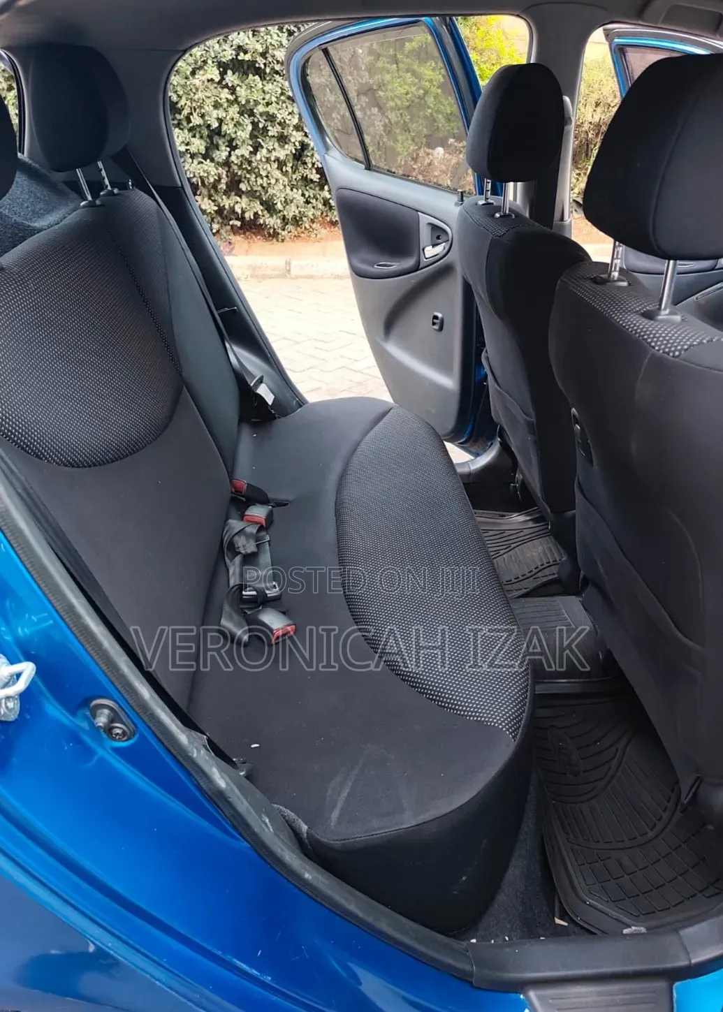 Toyota Vitz 2004 Blue