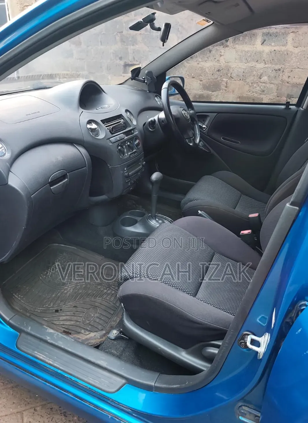 Toyota Vitz 2004 Blue