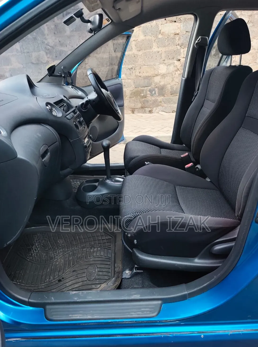 Toyota Vitz 2004 Blue