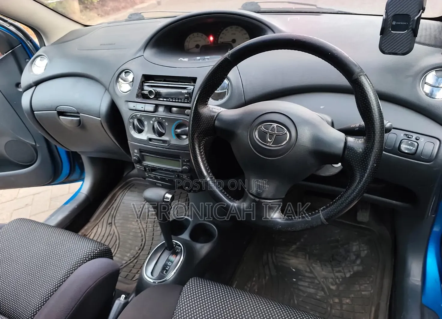 Toyota Vitz 2004 Blue