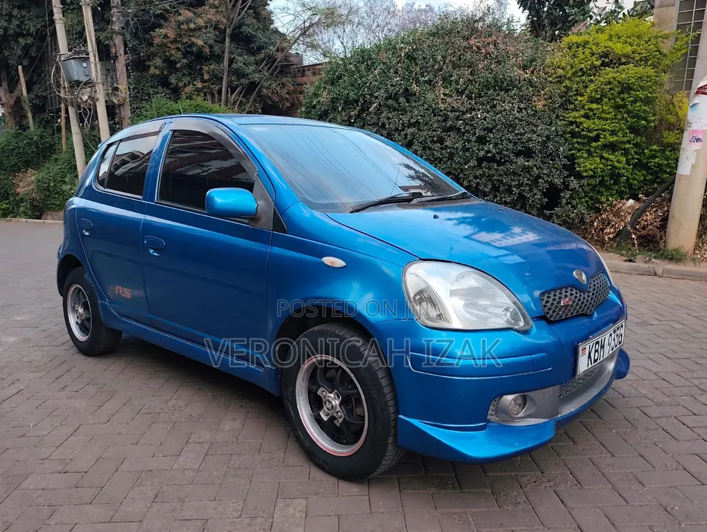 Toyota Vitz 2004 Blue
